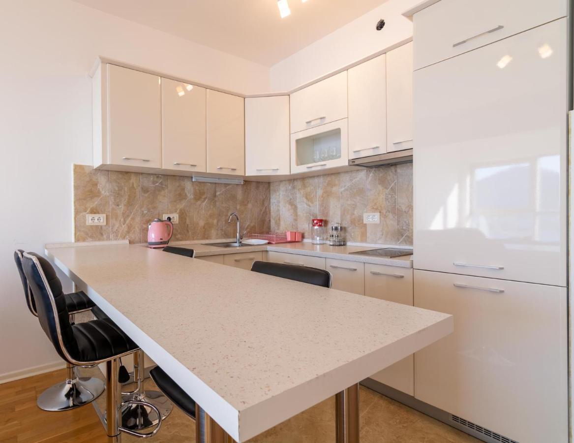Apartment H704 Budva Luaran gambar